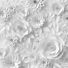 Load image into Gallery viewer, Pretty Paper Flowers
